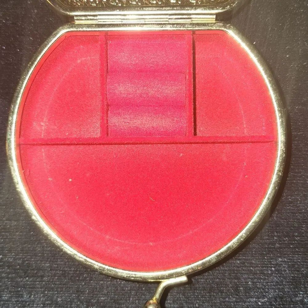 Mini Jewelry Box  - Picture 4 of 5